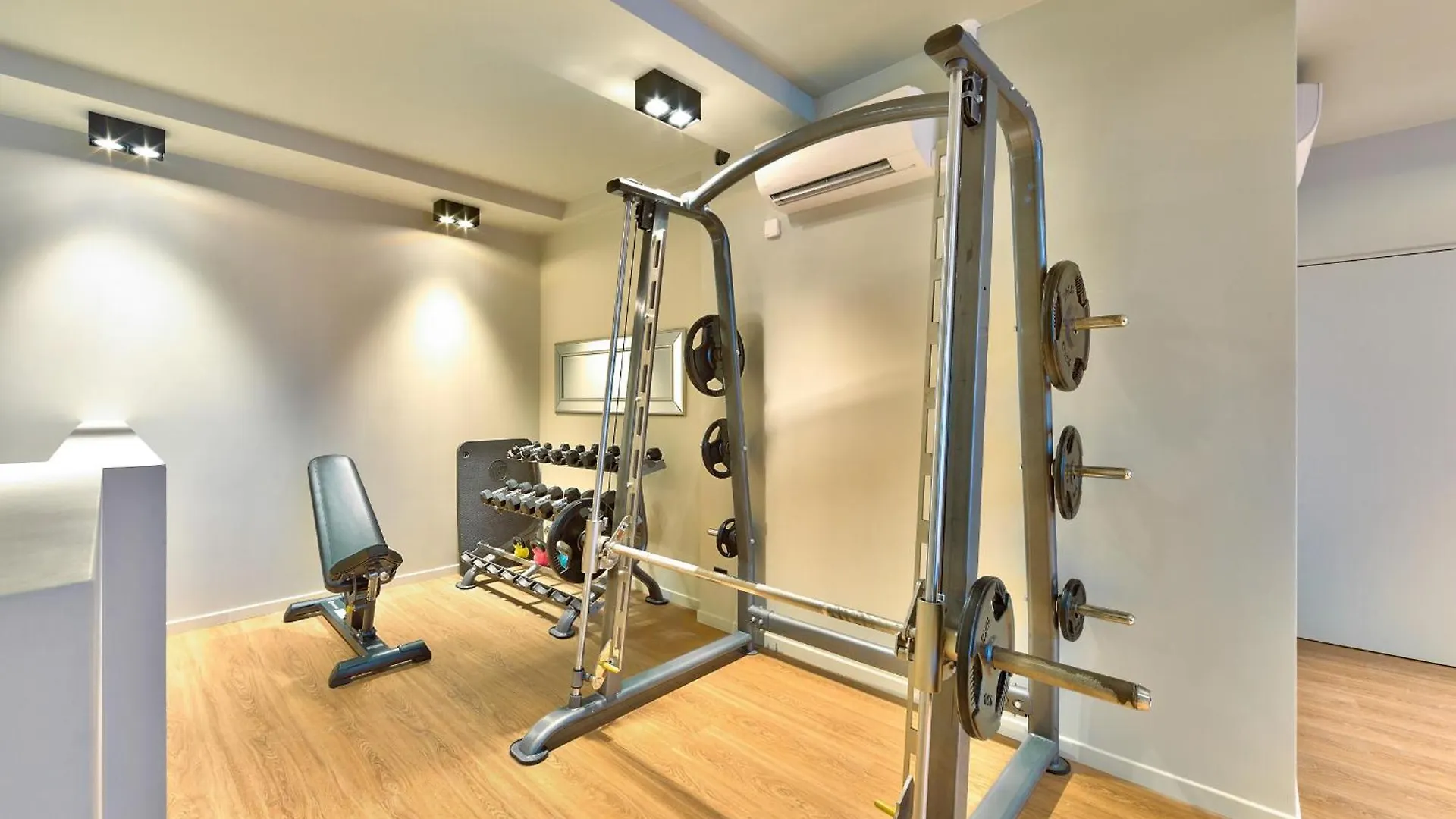 100 - Luxury 2 Bedroom - Beaubourg Marais Paris 0*,  France