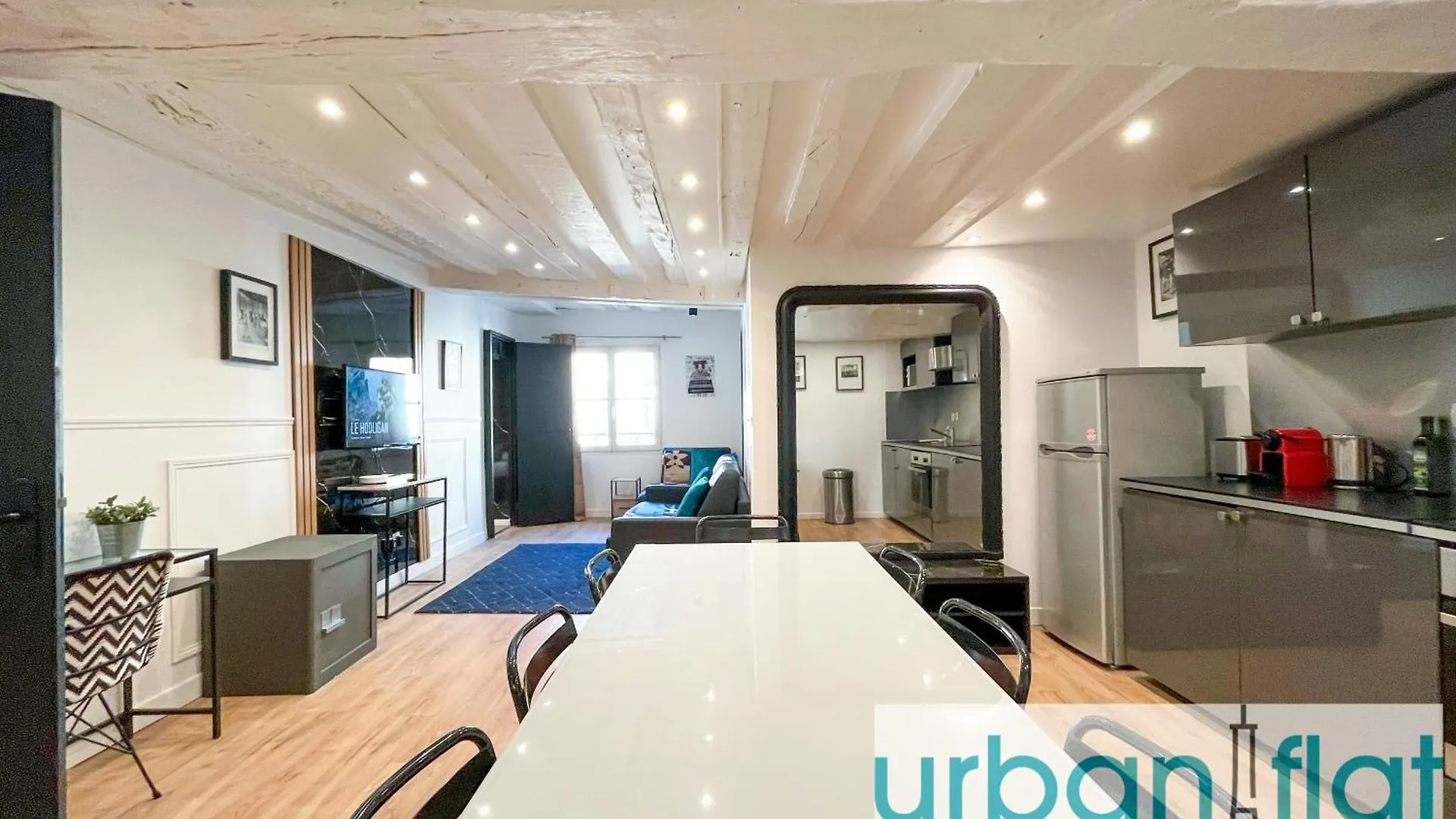 100 - Luxury 2 Bedroom - Beaubourg Marais Paris Apartment