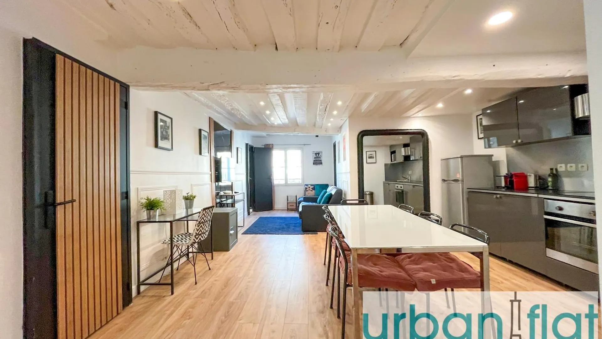 100 - Luxury 2 Bedroom - Beaubourg Marais Paryż