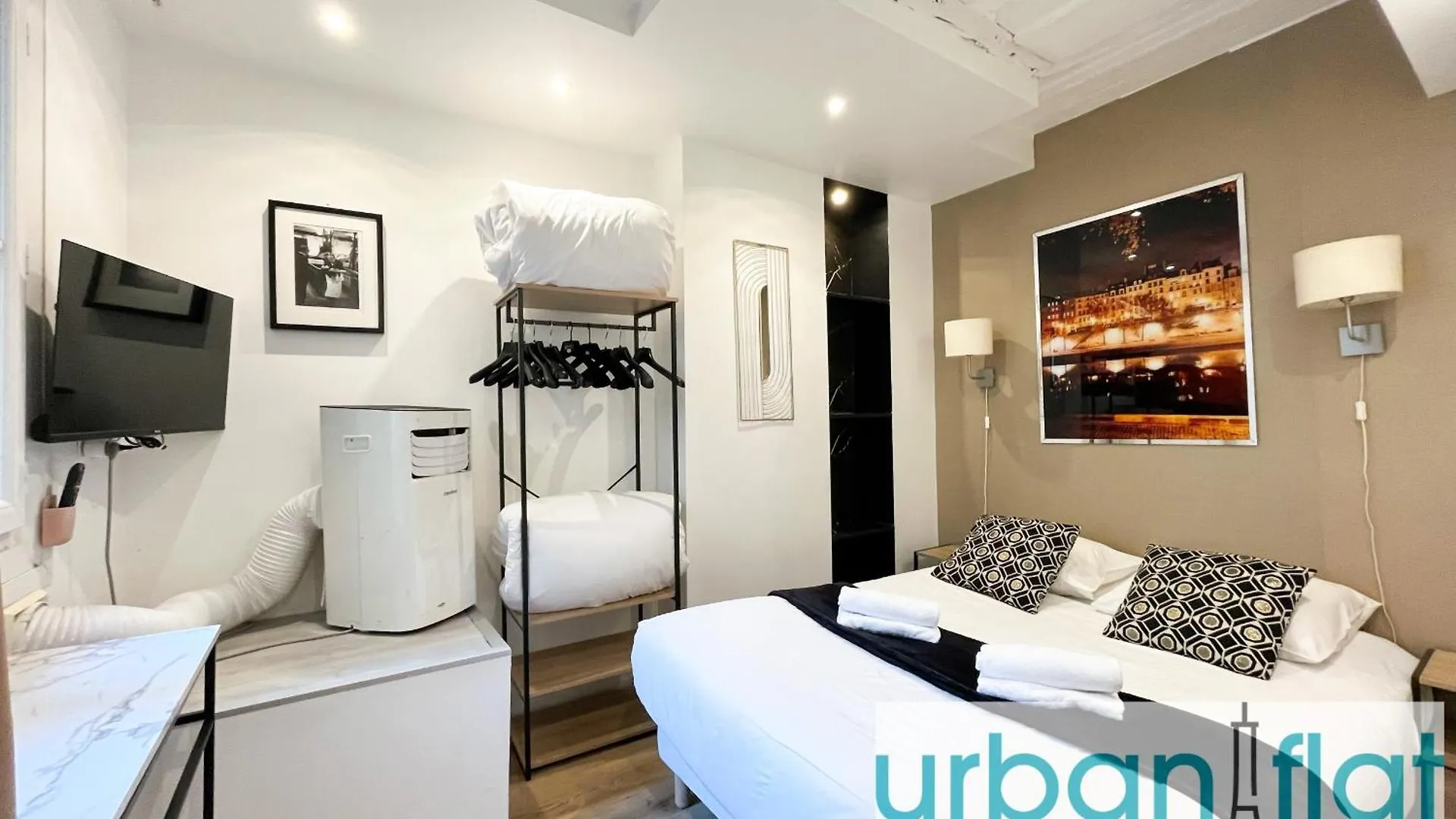 Apartment 100 - Luxury 2 Bedroom - Beaubourg Marais Paris