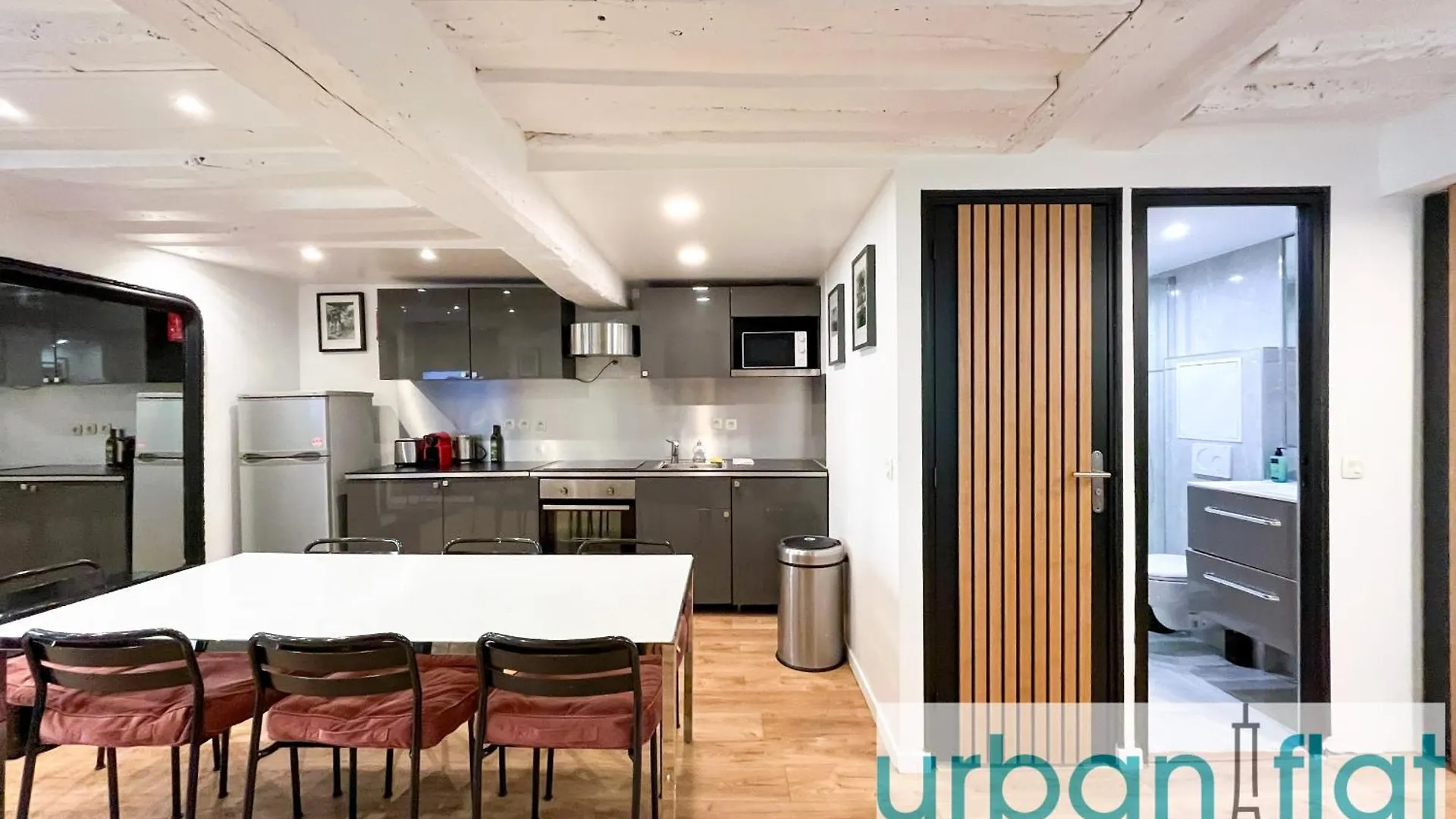 100 - Luxury 2 Bedroom - Beaubourg Marais Paříž 0*,